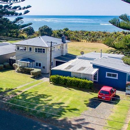 Waitara Taranaki Beach House - Great Sea Viewsヴィラ エクステリア 写真