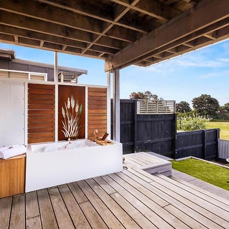 Waitara Taranaki Beach House - Great Sea Viewsヴィラ エクステリア 写真