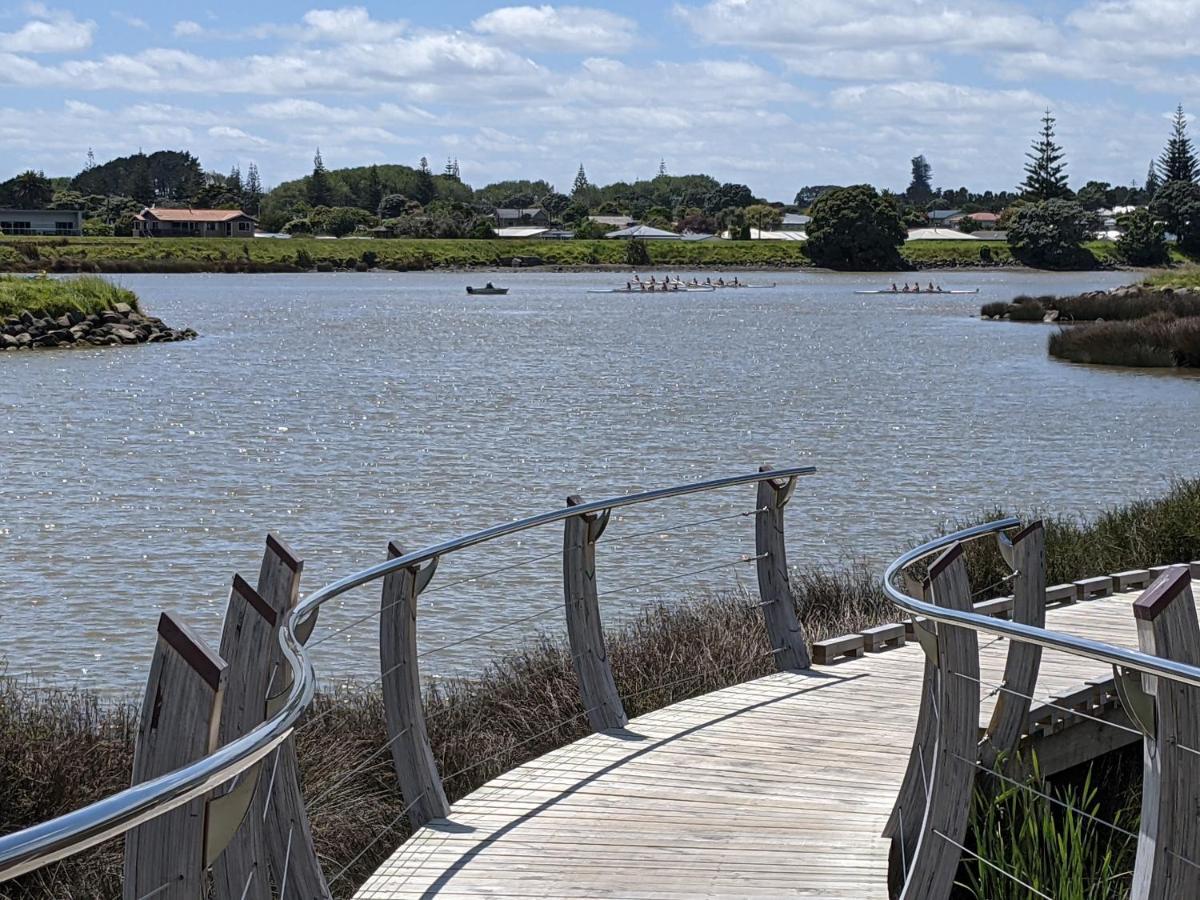 Waitara Taranaki Beach House - Great Sea Viewsヴィラ エクステリア 写真