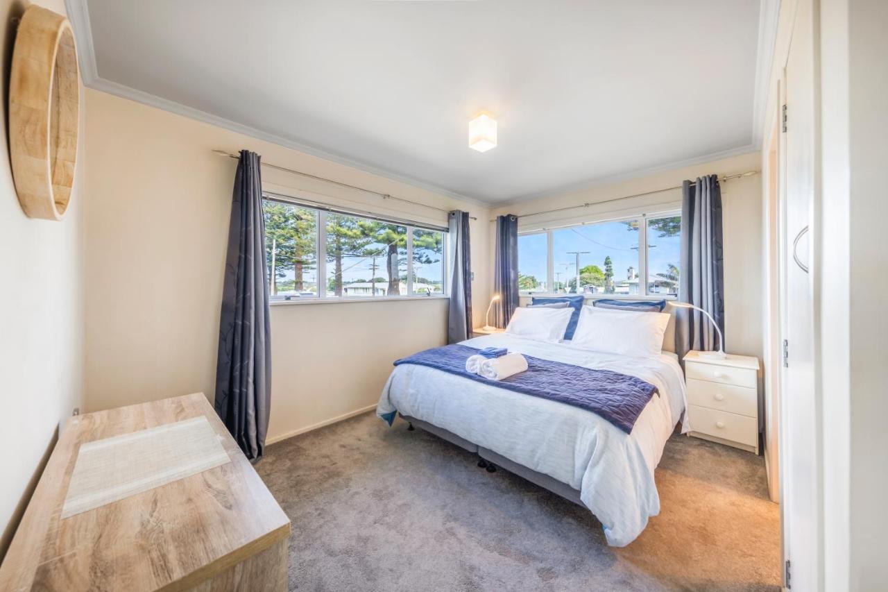 Waitara Taranaki Beach House - Great Sea Viewsヴィラ エクステリア 写真